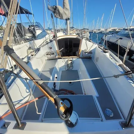 Voilier Flush Poker Botel Saint-Raphaël